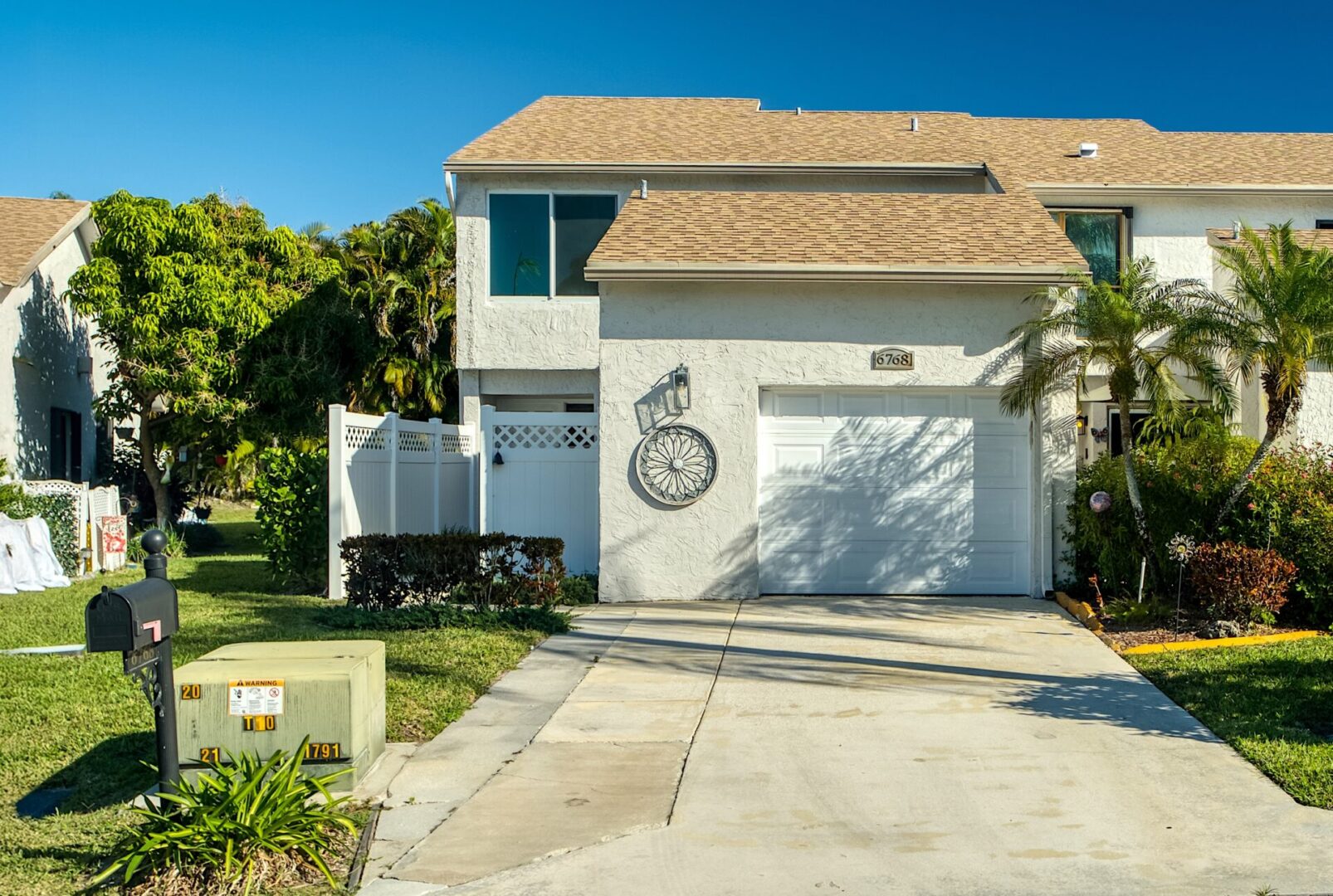 6768 Canary Palm Blvd - - 002